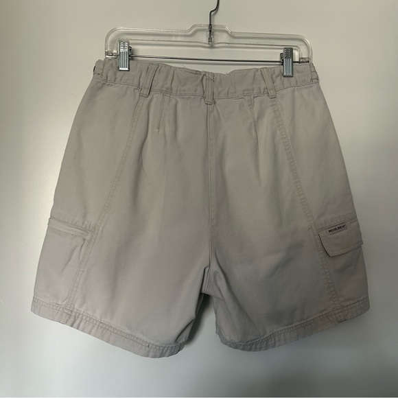 Woolrich Vintage High Rise Light Cream Cargo Shorts - Picture 4 of 17